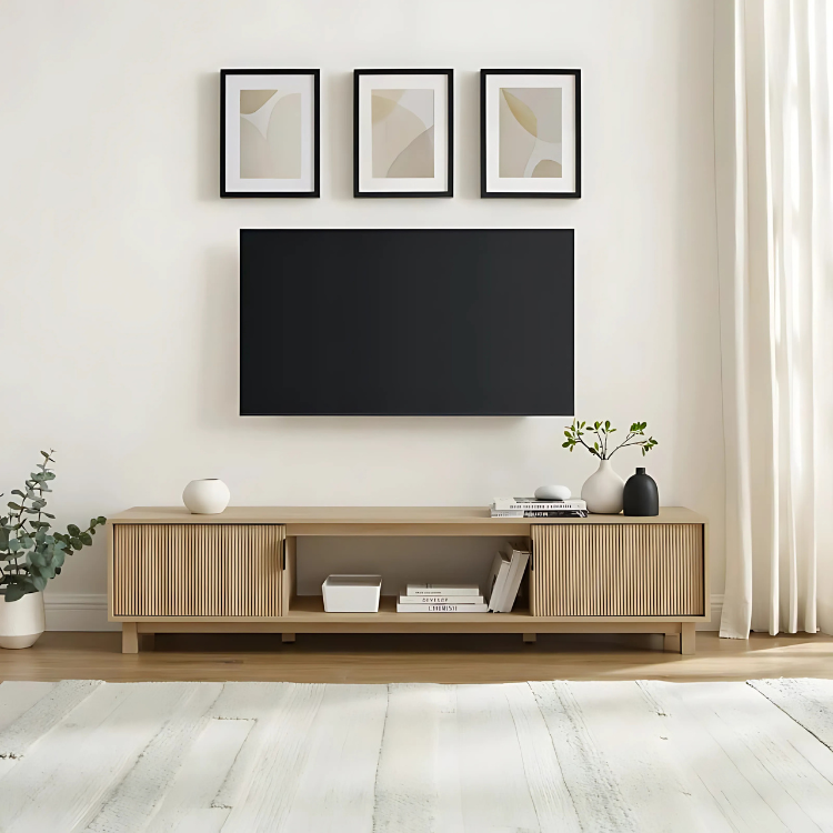 Oak Ridge 2-Door TV Stand - 160 cm x 50 cm x 50 cm.