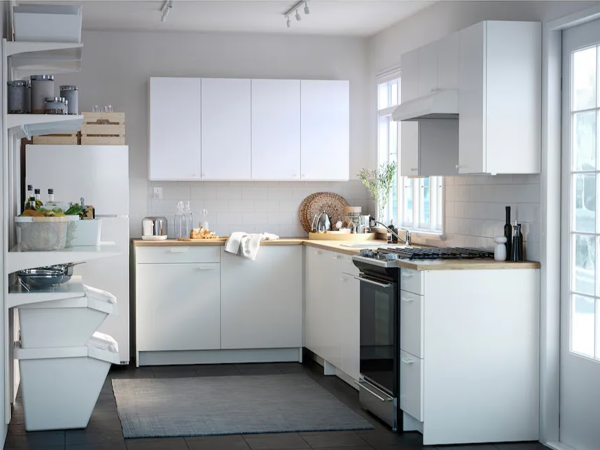 Corner Modular Kitchen – 340 x 180 cm, 4 Base Units + 5 Wall Cabinets