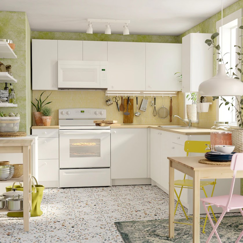 Corner Modular Kitchen – 240 x 220 cm, 3 Base Units + 4 Wall Cabinets