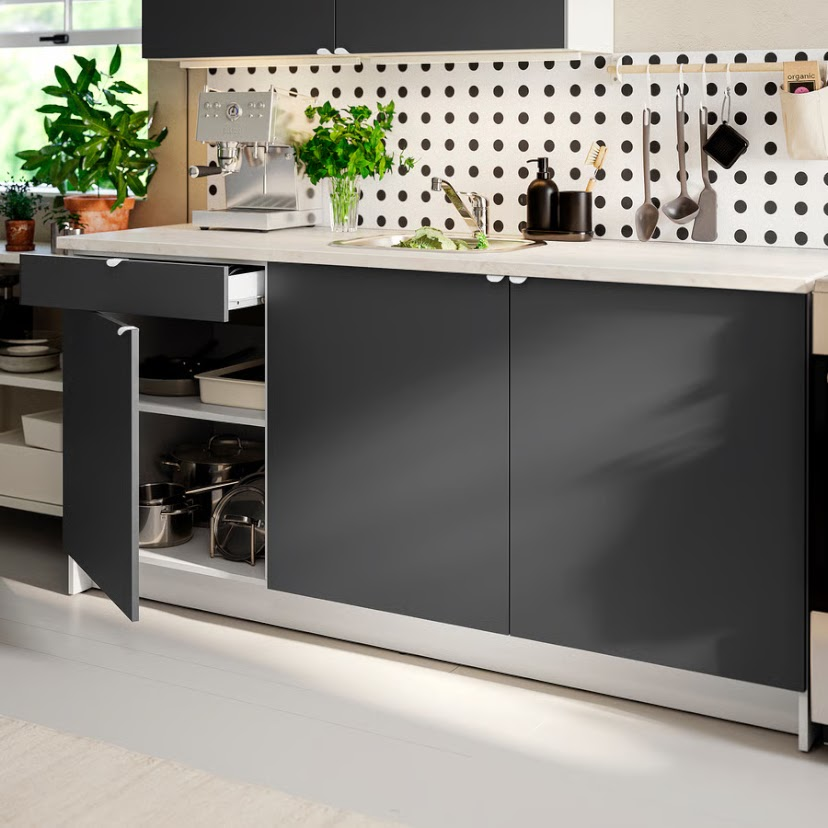 Kitchen Base Cabinet – Three Doors & One Drawer 180 x 60 x 90 cm