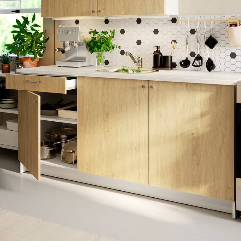 Kitchen Base Cabinet – Three Doors & One Drawer 180 x 60 x 90 cm