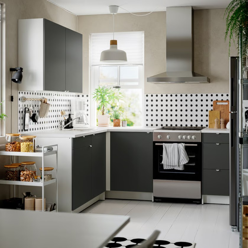 Corner Modular Kitchen – 220 x 180 cm, 3 Base Units + 1 Wall Cabinet