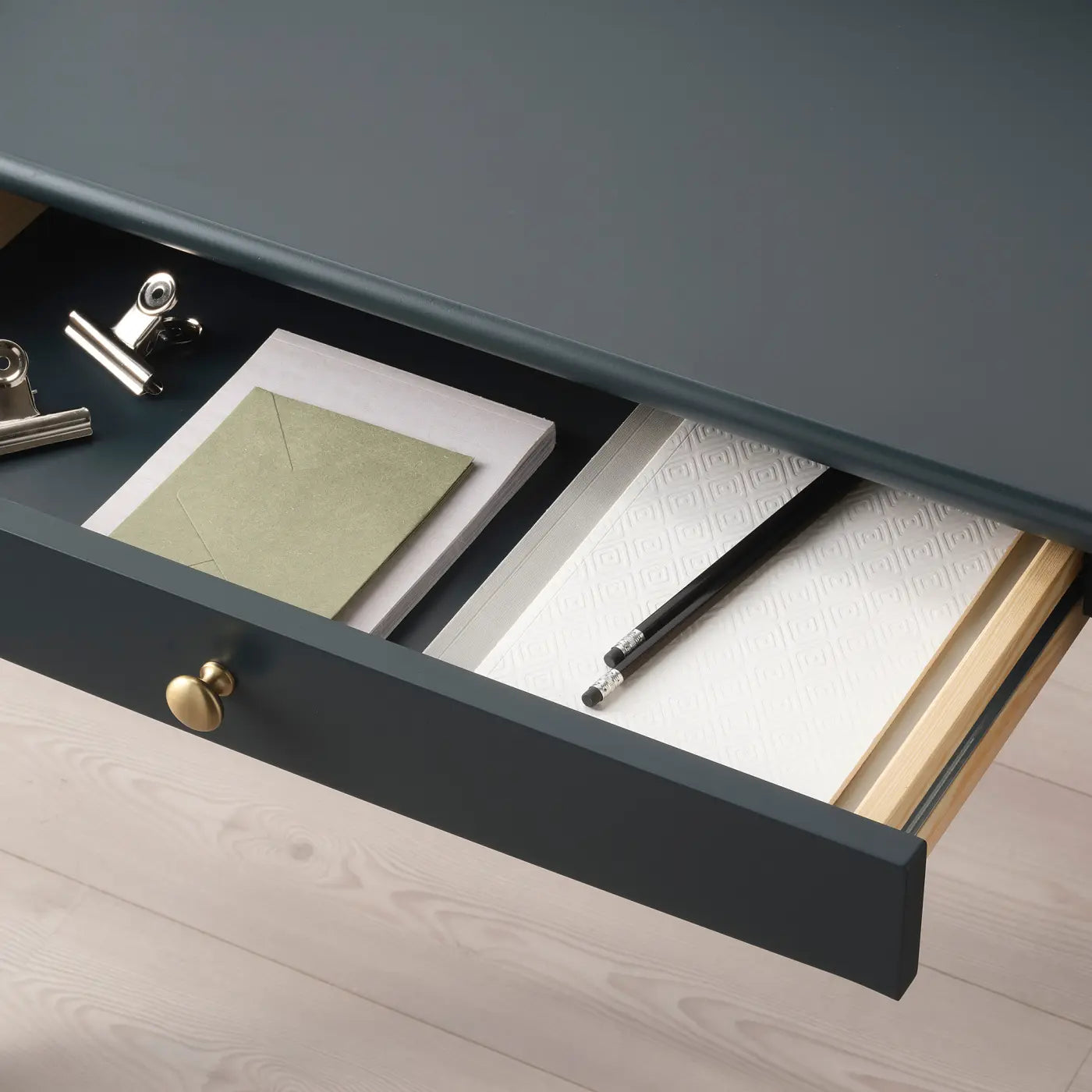 LM Desk, 90x54x90cm