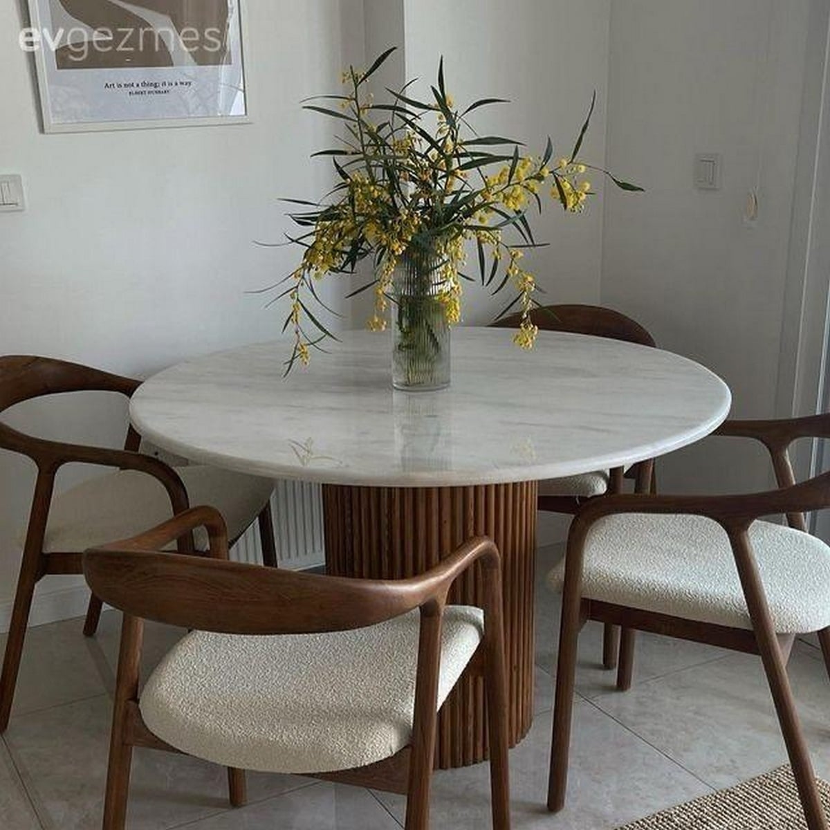 The Carrara Round Set, 120x80x80cm